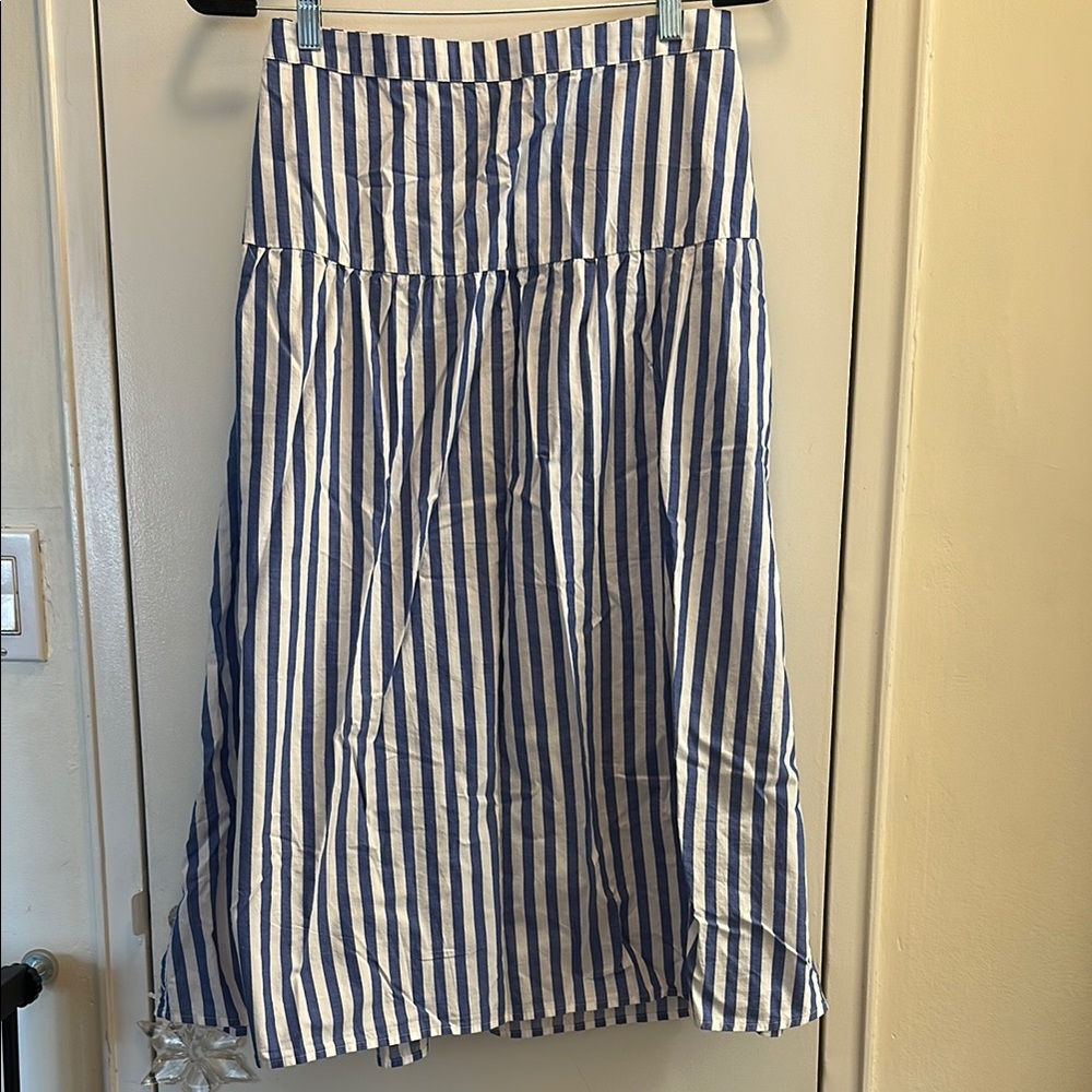 Old Navy White and Blue A-Line Midi Skirt